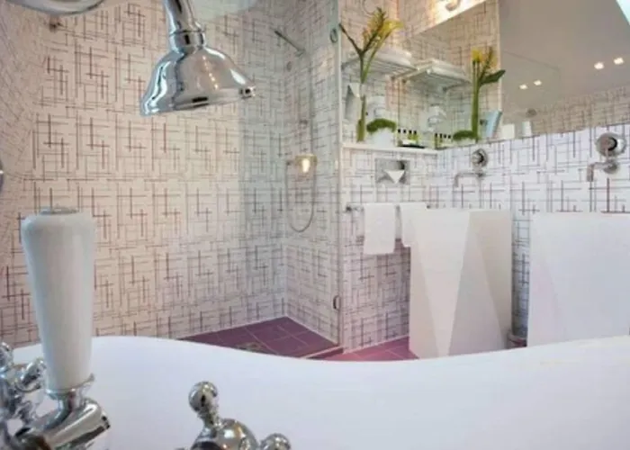 Otel Cristal Champs Elysees 4*