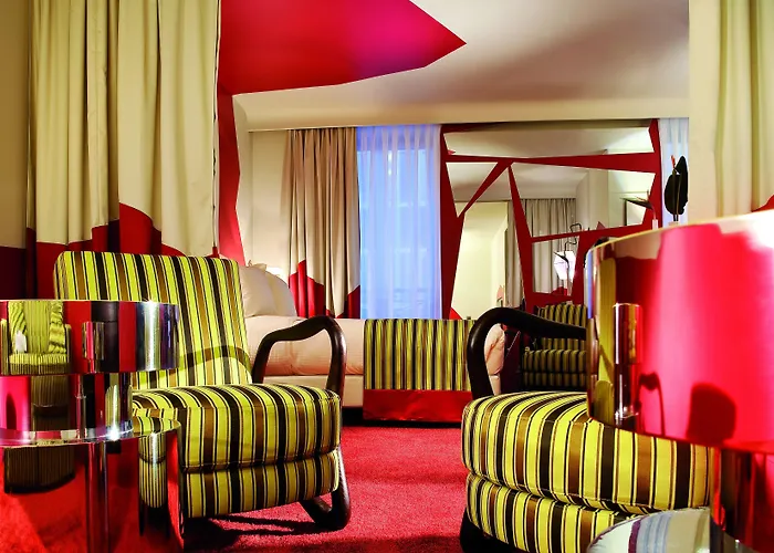 Otel Cristal Champs Elysees 4*